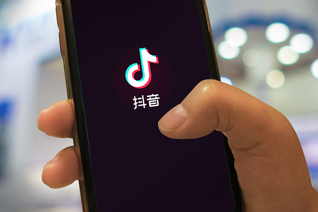 抖音上春晚，12億能買到什么？