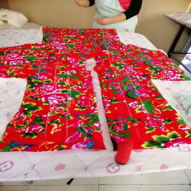 手工棉襖：又土又丑卻年年爆單，她做了8年