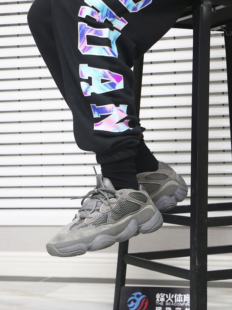 YEEZY500，這可能是你今年能買到的最劃算的椰子了